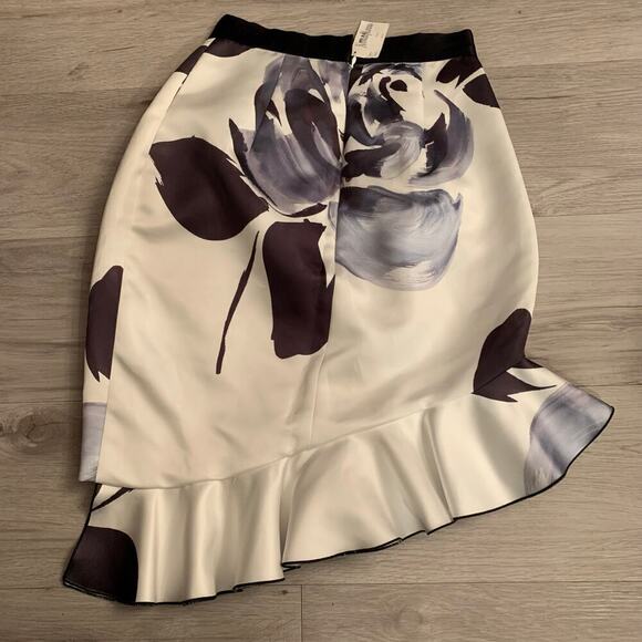 Prabal Gurang Floral Assymetrical Silk Skirt - Picture 3 of 6